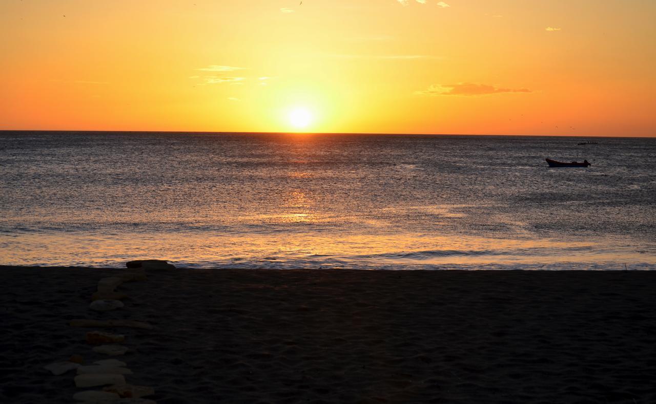 Sirena Surf Lodge Miramar Nicaragua ภายนอก รูปภาพ